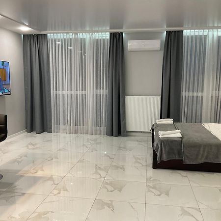 Vip Apartment Near Center 리비프 외부 사진