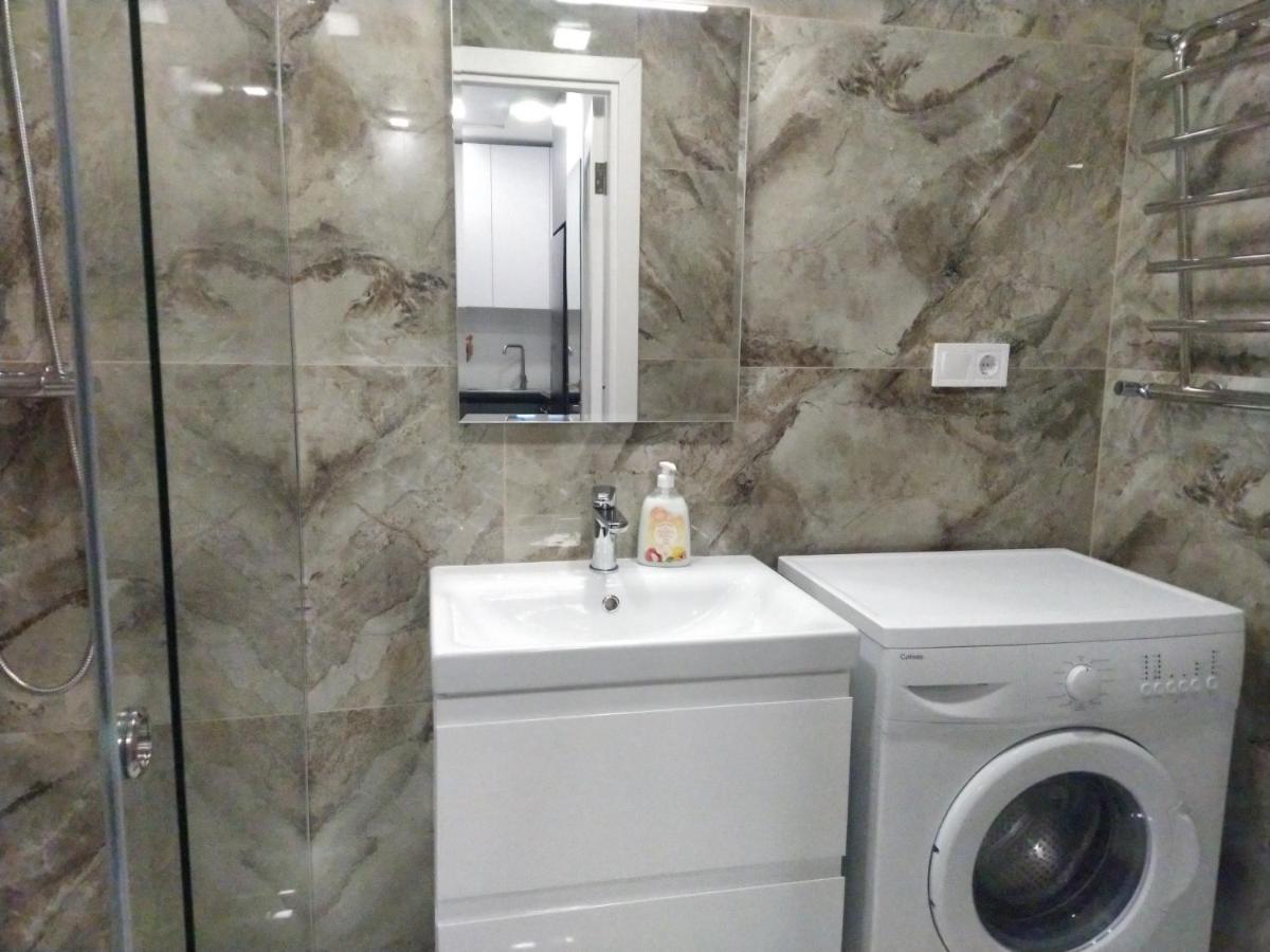 Vip Apartment Near Center 리비프 외부 사진