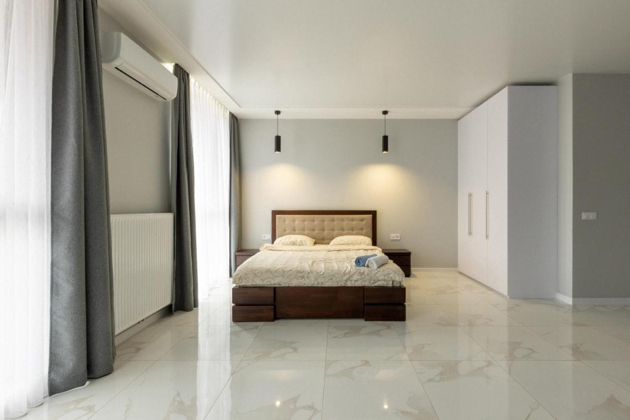 Vip Apartment Near Center 리비프 외부 사진