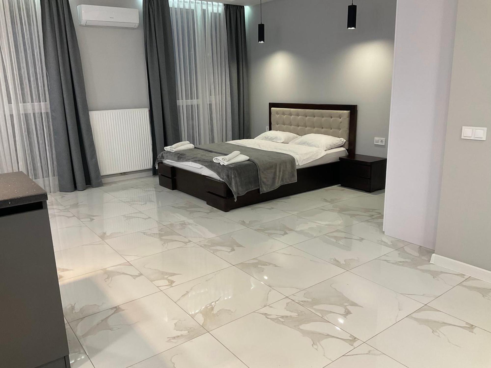 Vip Apartment Near Center 리비프 외부 사진